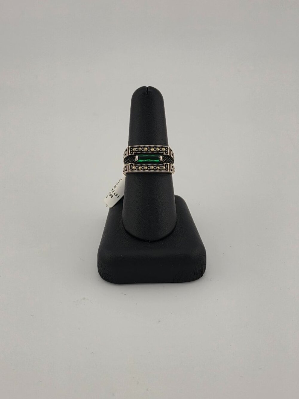 Brand New Sterling Silver 925 Green Gemstone Ring